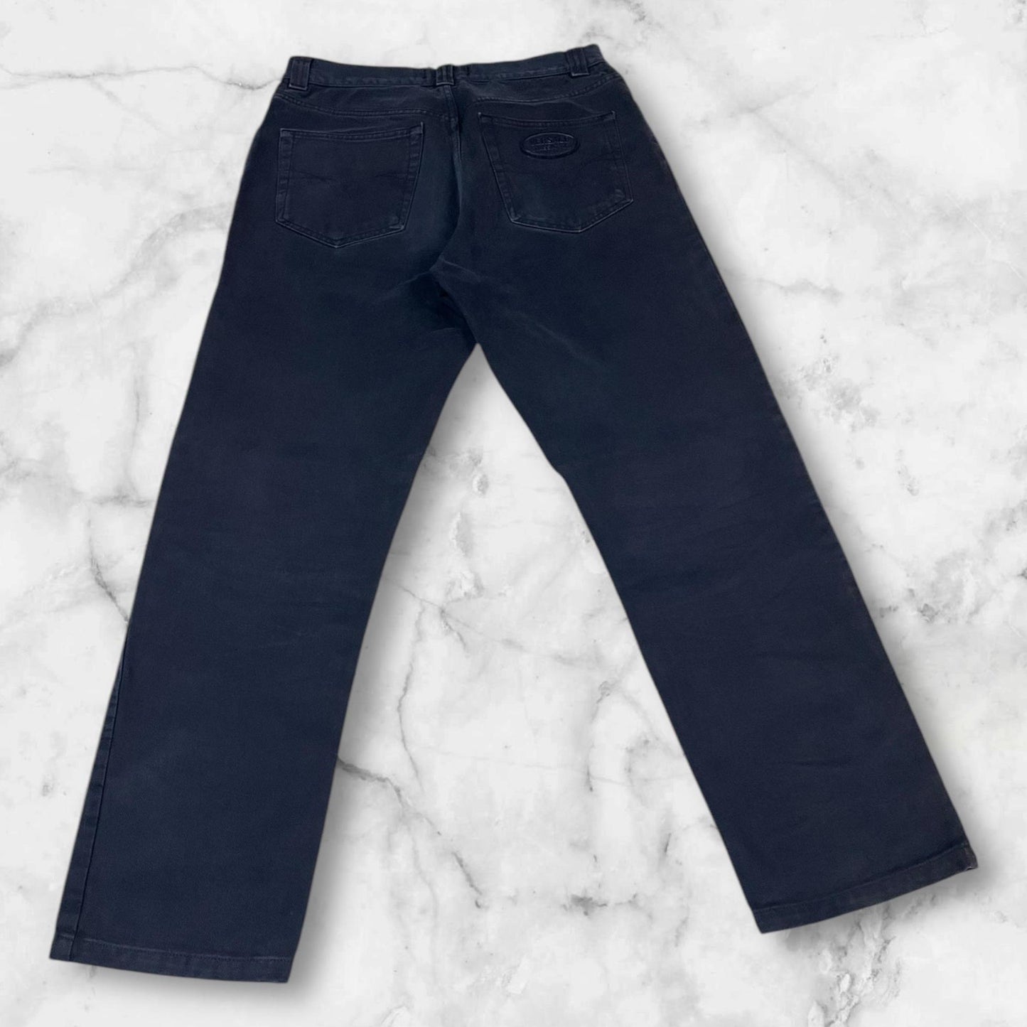 Entdecke unsere Vintage Track Pants von Nike und anderen Marken, erhältlich bei Valuxery.de - Dein Shop für trendige Vintage - Kleidung. Unsere Track Pants sind aus hochwertigen Materialien und