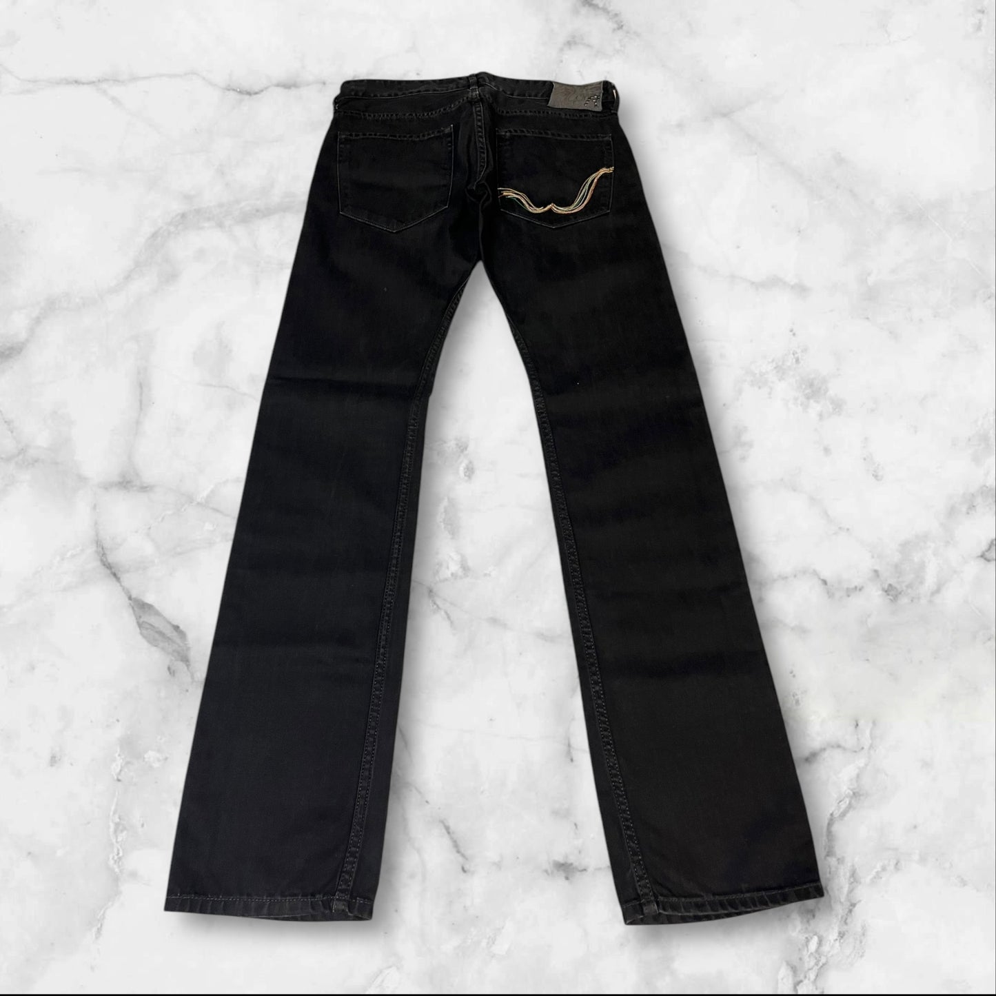 Entdecke unsere Vintage Track Pants von Nike und anderen Marken, erhältlich bei Valuxery.de - Dein Shop für trendige Vintage - Kleidung. Unsere Track Pants sind aus hochwertigen Materialien und