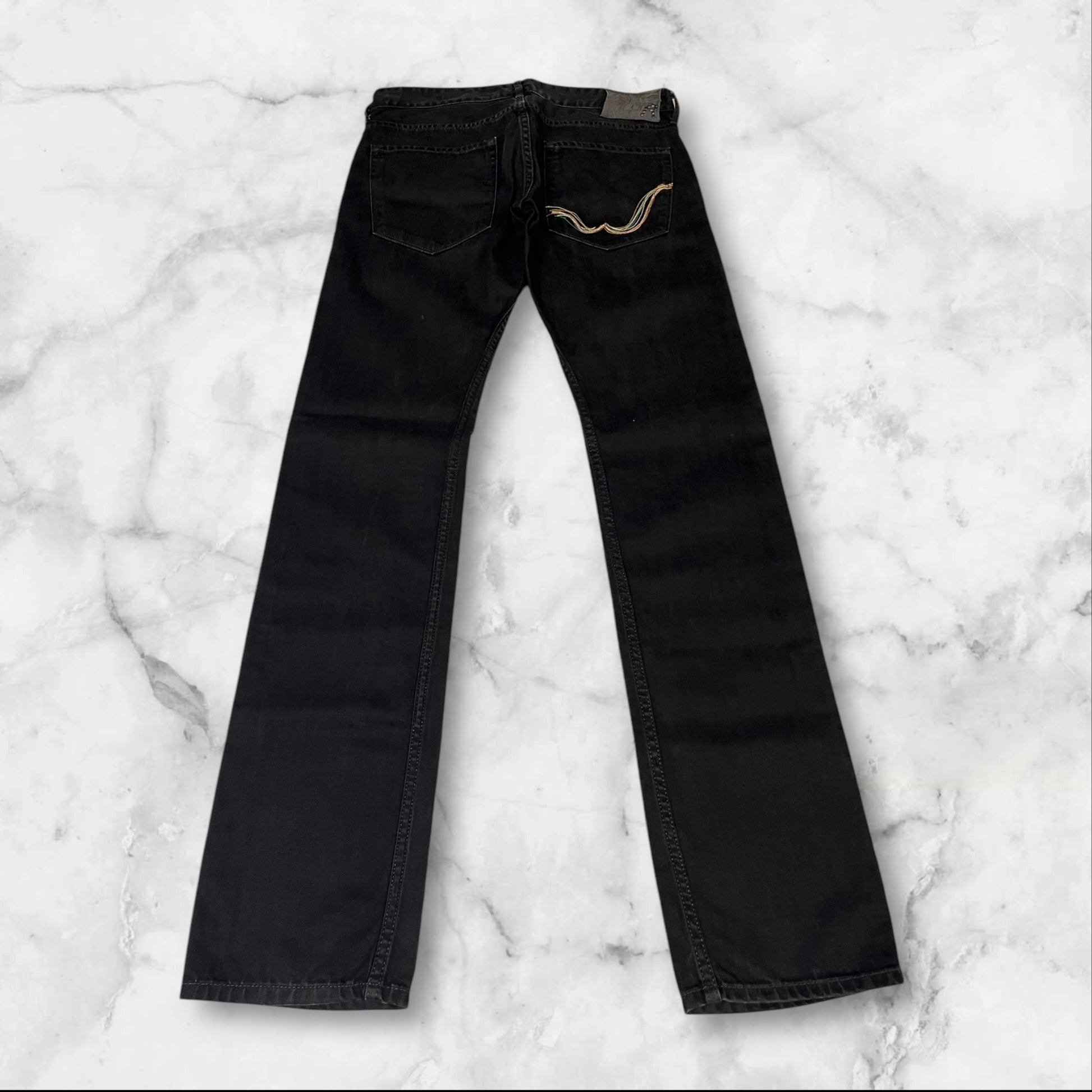 Entdecke unsere Vintage Track Pants von Nike und anderen Marken, erhältlich bei Valuxery.de - Dein Shop für trendige Vintage - Kleidung. Unsere Track Pants sind aus hochwertigen Materialien und