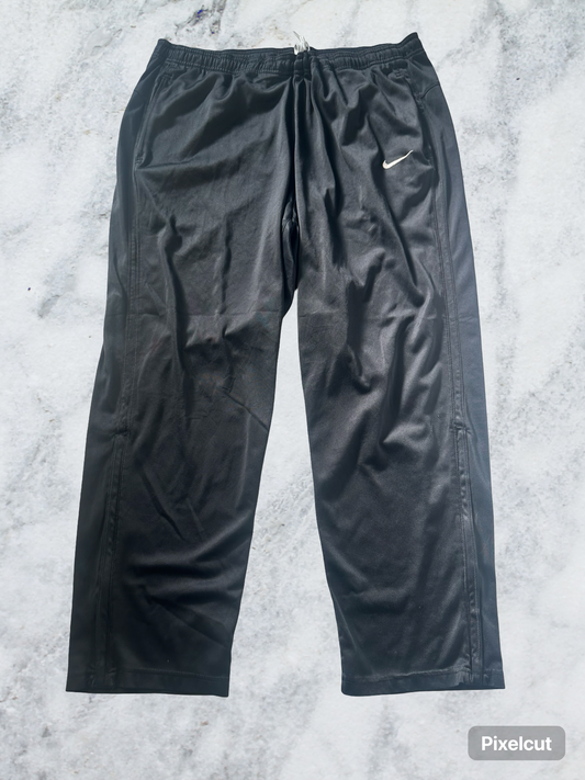 Nike vintage Trackpants L gekürzt 7231