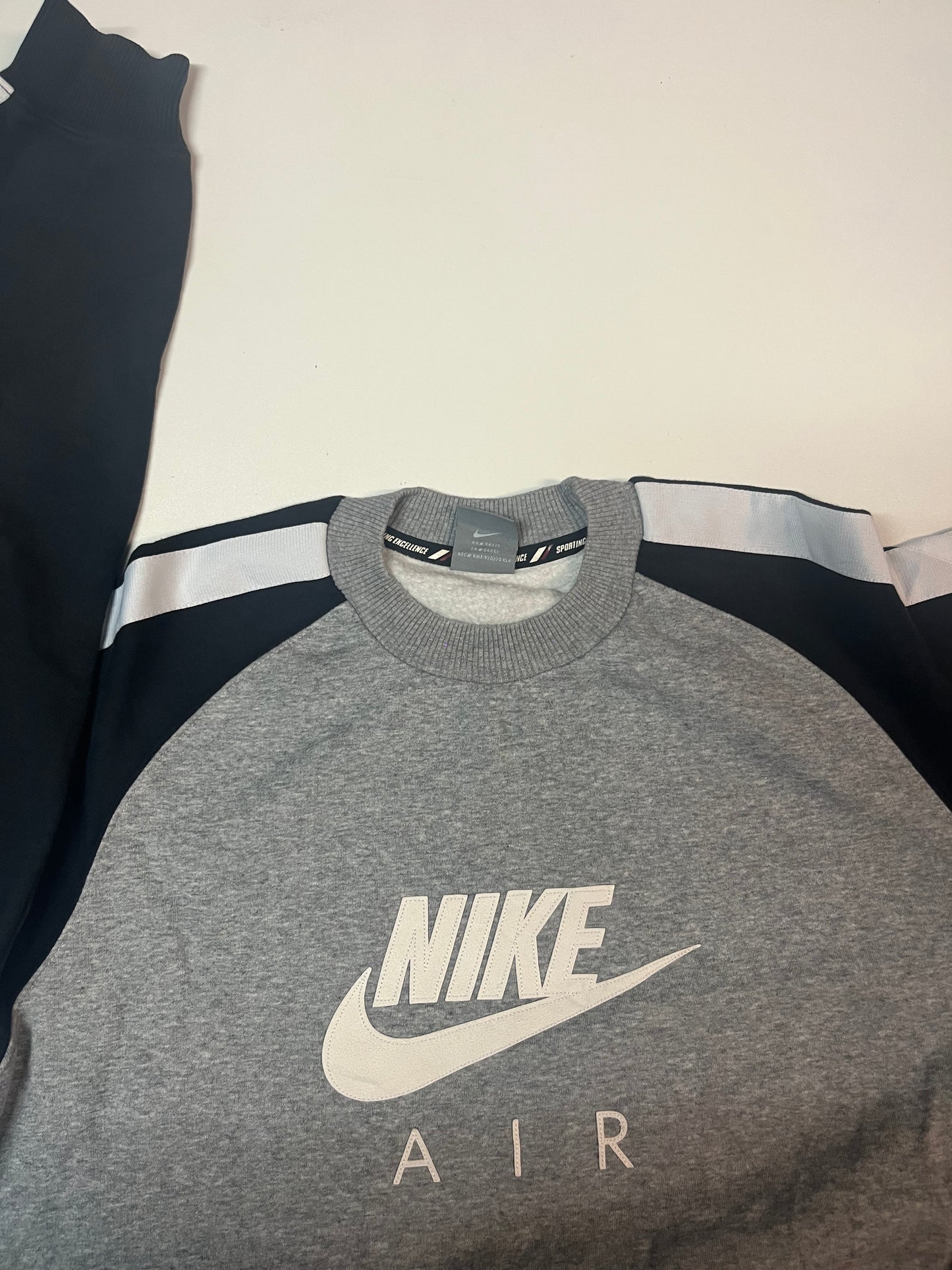Vintage Nike Sweatshirt M gesticktes Logo 5726