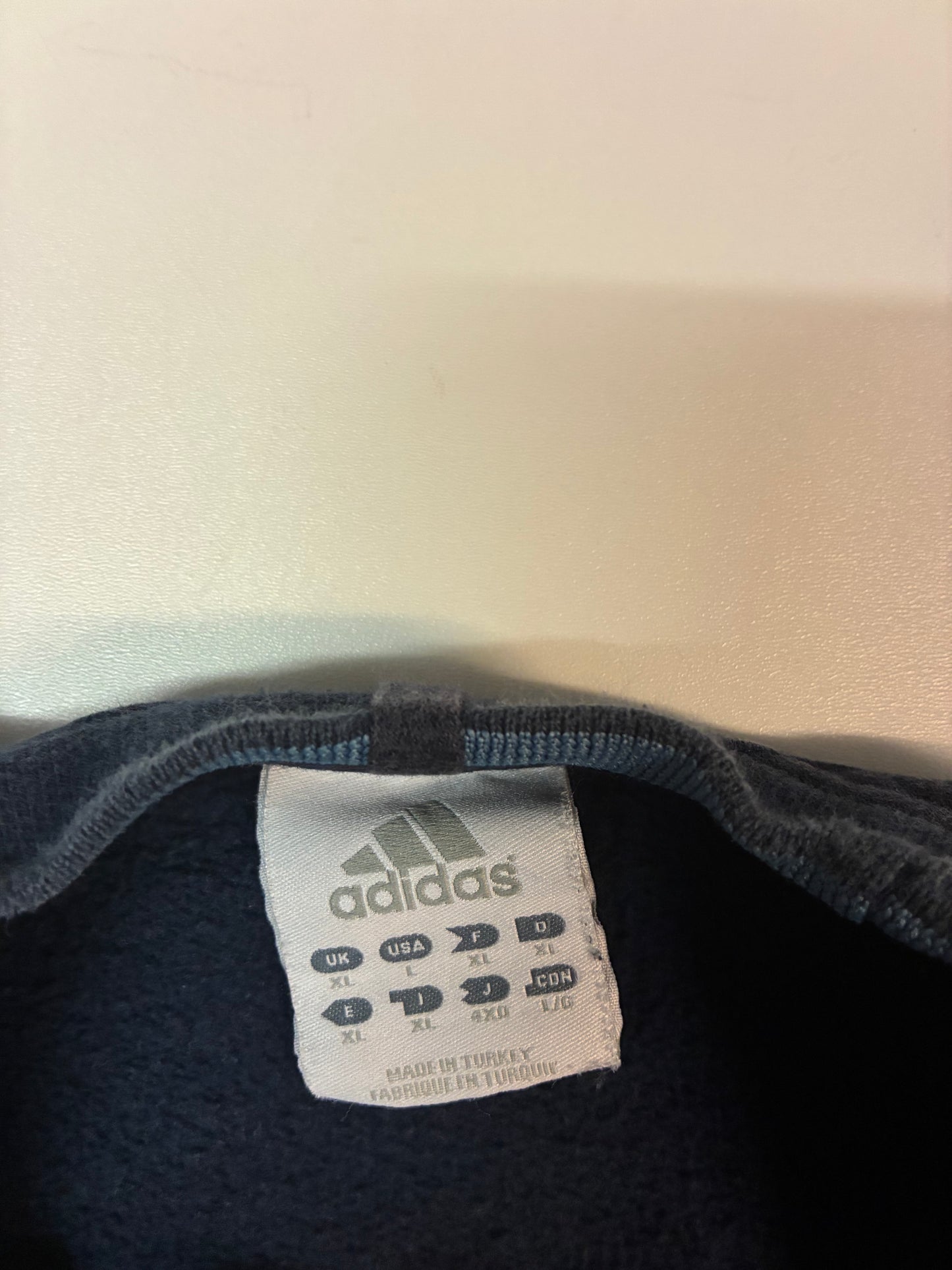 Vintage Adidas Sweatshirt XL fit L 6018