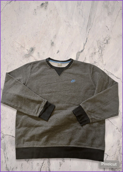 Vintage Nike Sweatshirt L fit M 67 76