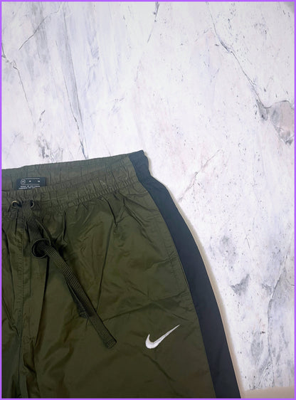 Vintage Nike Trackpants M fit S 566 9