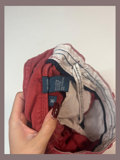 Entdecke unsere Vintage Track Pants von Nike und anderen Marken, erhältlich bei Valuxery.de - Dein Shop für trendige Vintage - Kleidung. Unsere Track Pants sind aus hochwertigen Materialien und