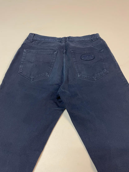 Entdecke unsere Vintage Track Pants von Nike und anderen Marken, erhältlich bei Valuxery.de - Dein Shop für trendige Vintage - Kleidung. Unsere Track Pants sind aus hochwertigen Materialien und