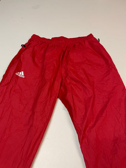 Entdecke unsere Vintage Track Pants von Nike und anderen Marken, erhältlich bei Valuxery.de - Dein Shop für trendige Vintage - Kleidung. Unsere Track Pants sind aus hochwertigen Materialien und