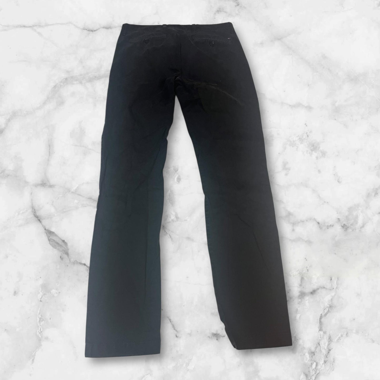 Entdecke unsere Vintage Track Pants von Nike und anderen Marken, erhältlich bei Valuxery.de - Dein Shop für trendige Vintage - Kleidung. Unsere Track Pants sind aus hochwertigen Materialien und