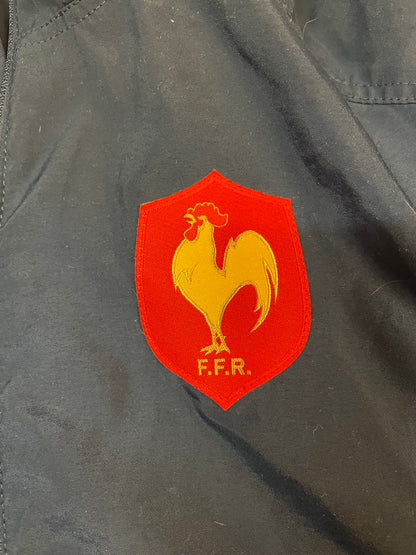 Entdecke unsere Vintage Track Pants von Nike und anderen Marken, erhältlich bei Valuxery.de - Dein Shop für trendige Vintage - Kleidung. Unsere Track Pants sind aus hochwertigen Materialien und