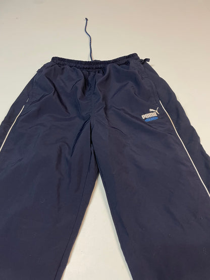 Entdecke unsere Vintage Track Pants von Nike und anderen Marken, erhältlich bei Valuxery.de - Dein Shop für trendige Vintage - Kleidung. Unsere Track Pants sind aus hochwertigen Materialien und