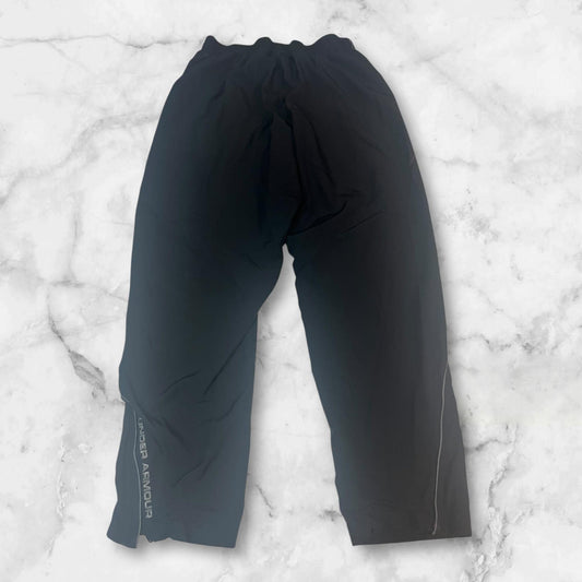Entdecke unsere Vintage Track Pants von Nike und anderen Marken, erhältlich bei Valuxery.de - Dein Shop für trendige Vintage - Kleidung. Unsere Track Pants sind aus hochwertigen Materialien und