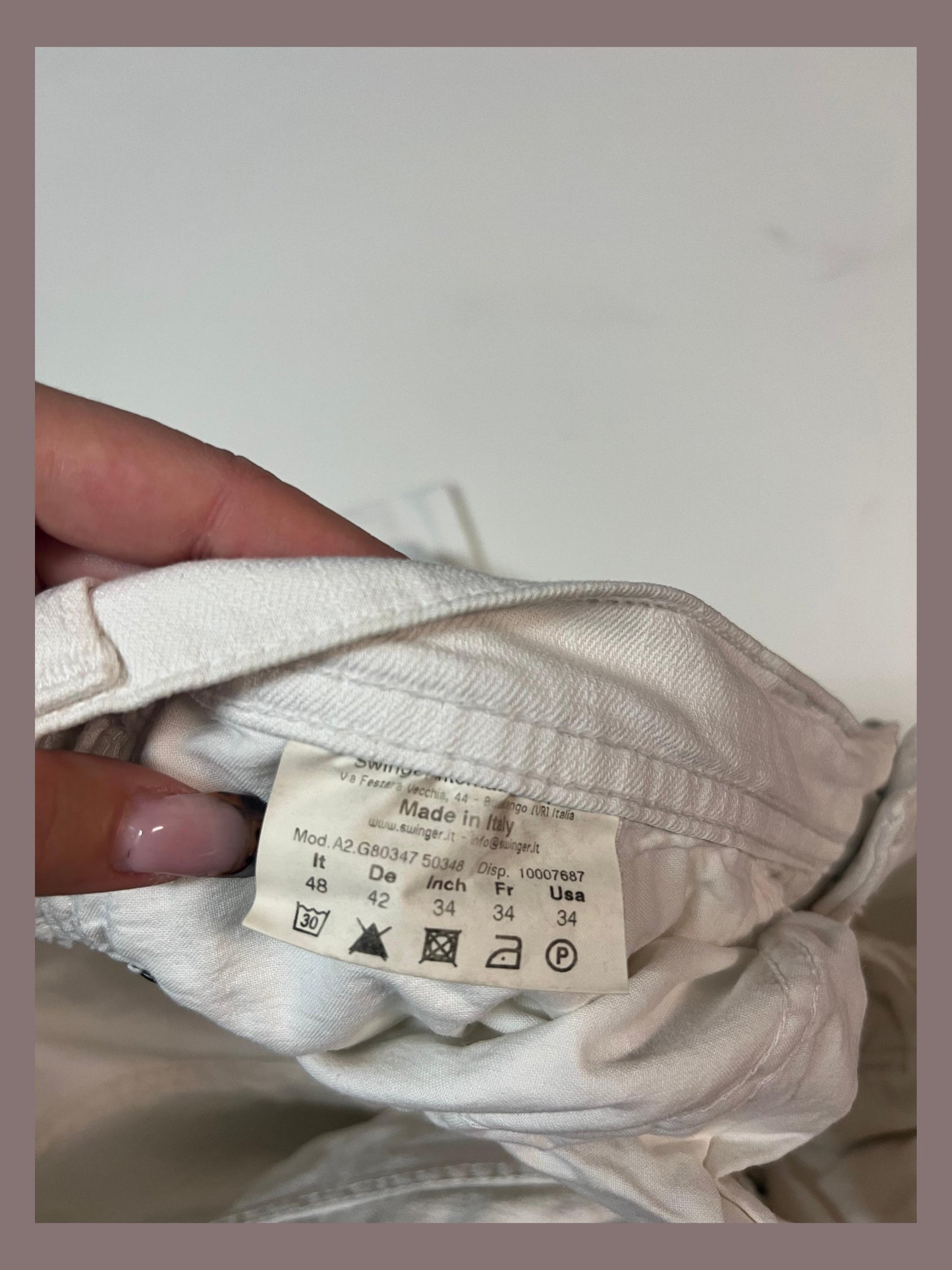 Entdecke unsere Vintage Track Pants von Nike und anderen Marken, erhältlich bei Valuxery.de - Dein Shop für trendige Vintage - Kleidung. Unsere Track Pants sind aus hochwertigen Materialien und