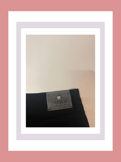 Entdecke unsere Vintage Track Pants von Nike und anderen Marken, erhältlich bei Valuxery.de - Dein Shop für trendige Vintage - Kleidung. Unsere Track Pants sind aus hochwertigen Materialien und