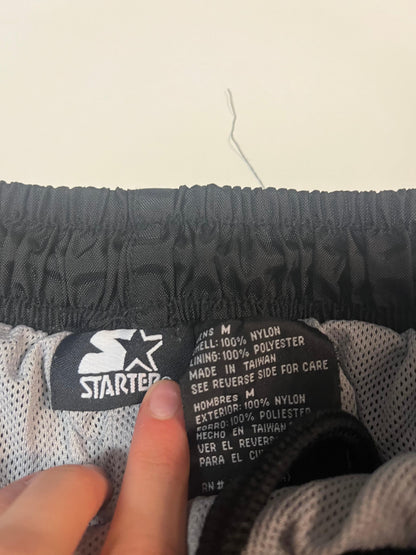 Entdecke unsere Vintage Track Pants von Nike und anderen Marken, erhältlich bei Valuxery.de - Dein Shop für trendige Vintage - Kleidung. Unsere Track Pants sind aus hochwertigen Materialien und