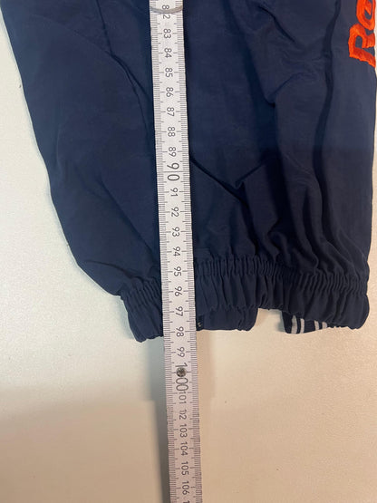 Entdecke unsere Vintage Track Pants von Nike und anderen Marken, erhältlich bei Valuxery.de - Dein Shop für trendige Vintage - Kleidung. Unsere Track Pants sind aus hochwertigen Materialien und
