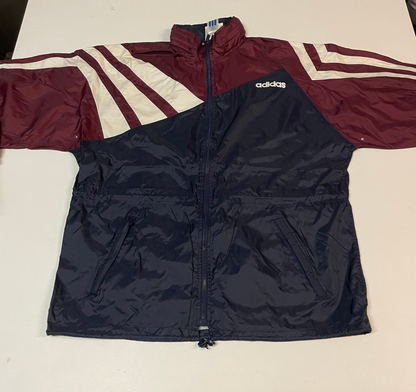 Entdecke unsere Vintage Track Pants von Nike und anderen Marken, erhältlich bei Valuxery.de - Dein Shop für trendige Vintage - Kleidung. Unsere Track Pants sind aus hochwertigen Materialien und