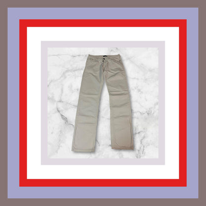 Entdecke unsere Vintage Track Pants von Nike und anderen Marken, erhältlich bei Valuxery.de - Dein Shop für trendige Vintage - Kleidung. Unsere Track Pants sind aus hochwertigen Materialien und