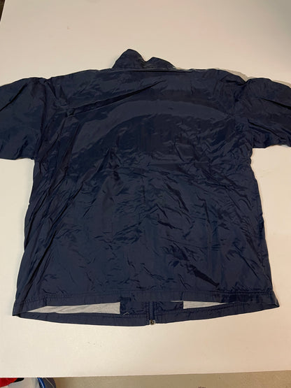 Entdecke unsere Vintage Track Pants von Nike und anderen Marken, erhältlich bei Valuxery.de - Dein Shop für trendige Vintage - Kleidung. Unsere Track Pants sind aus hochwertigen Materialien und
